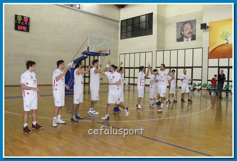 121223 Aquila 103_tn.jpg